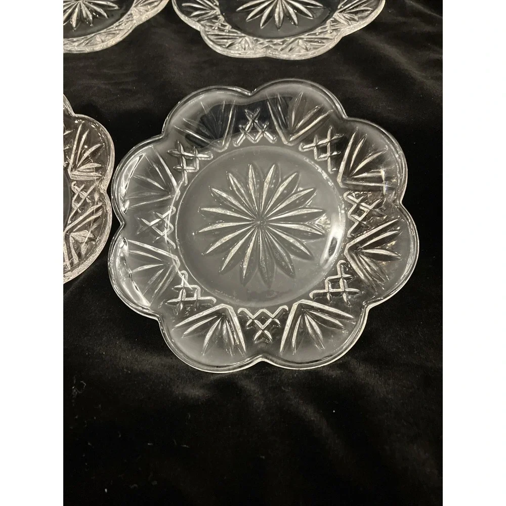 VTG Clear Pressed Glass Starburst Star Scalloped Edges Saucer Plates 5” Set of 4